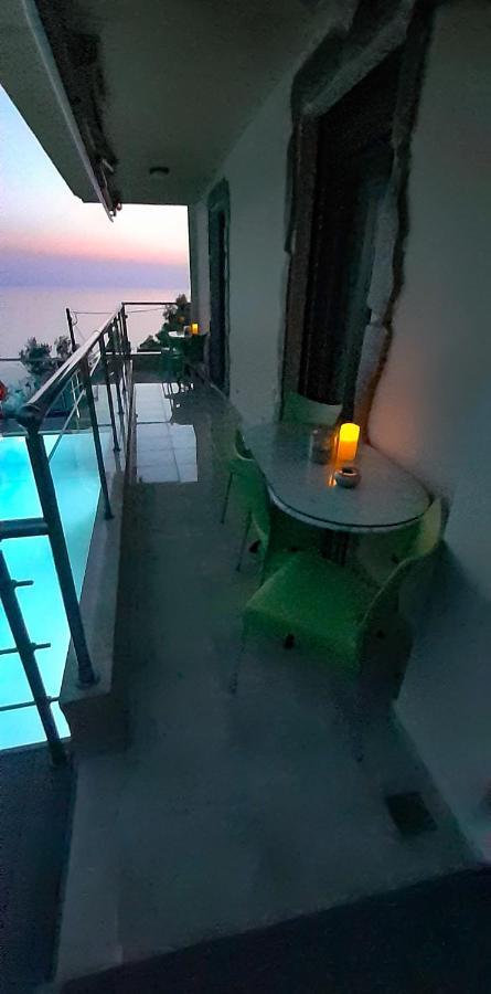 Kalogridis Apartment *